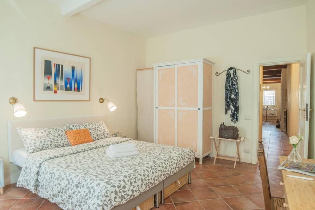 Cozy Macci Flat 4 People Near Santa Croce Square Apartment Florence Ngoại thất bức ảnh