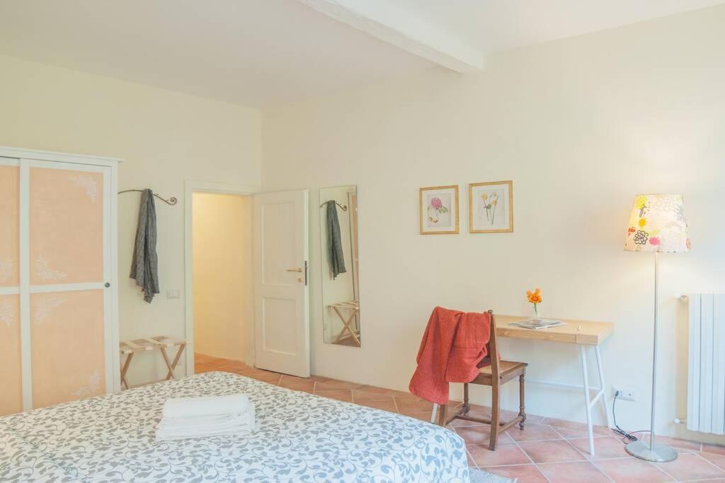 Cozy Macci Flat 4 People Near Santa Croce Square Apartment Florence Ngoại thất bức ảnh
