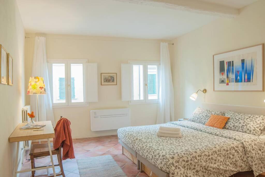 Cozy Macci Flat 4 People Near Santa Croce Square Apartment Florence Ngoại thất bức ảnh